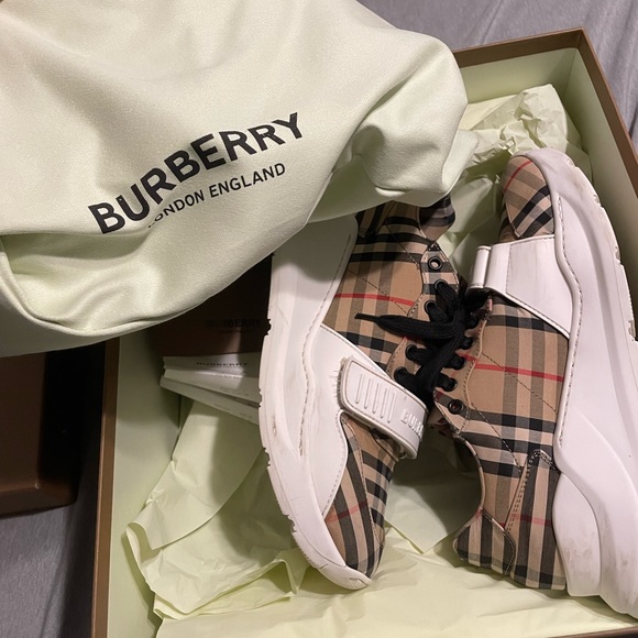 Burberry sneaker Regis size 41 (8US) - Picture 6 of 8